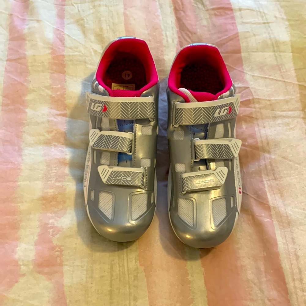 Indoor cycling shoes
